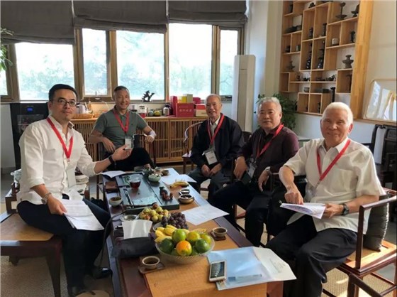 由左向右依次為王春龍先生、常志剛先生、王錦燧先生、徐華先生、任元會先生