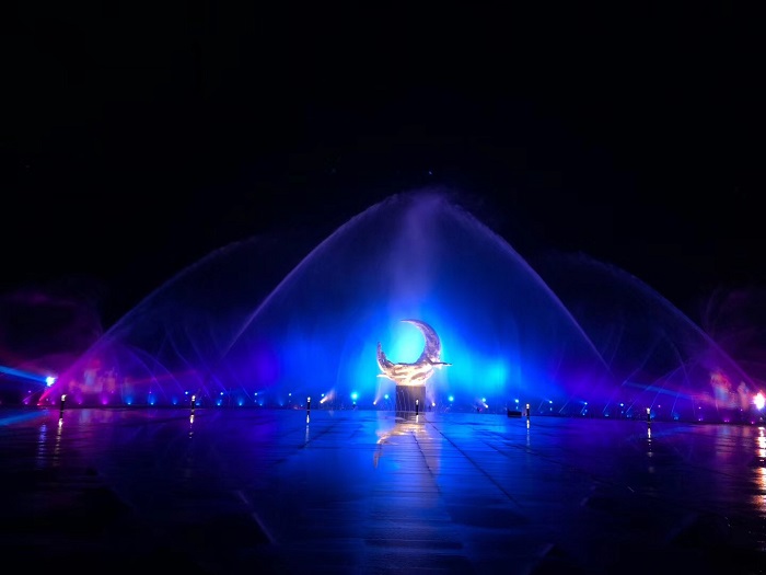 為黨獻(xiàn)禮 | 長(zhǎng)春凈月潭水景燈光秀今日正式開(kāi)放