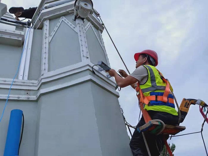 石景山游樂園項(xiàng)目支架制作燈具安裝