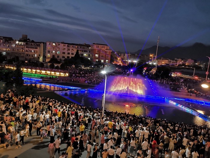 當水景碰上照明，美得一塌糊涂！03