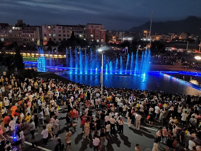 當水景碰上照明，美得一塌糊涂！02