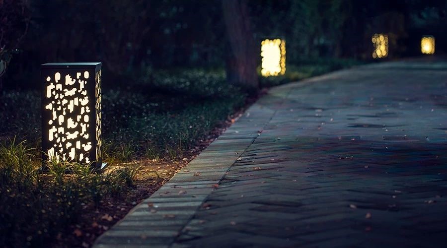 旅游景區(qū)的燈光設(shè)計，夜空中最亮的星